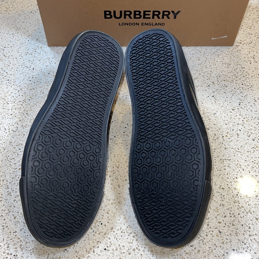 Burberry Sneakers - Picture 6 of 6